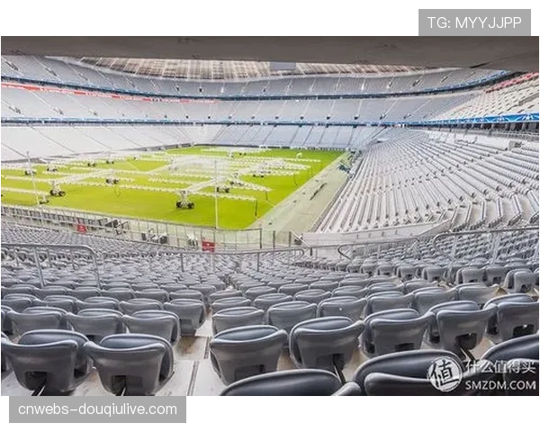 球迷活动:意甲举办“冠军奖杯环意巡展”,首站抵达都灵安联球场 球迷活动:意甲举办“冠军奖杯环意巡展”,首站抵达都灵安联球场